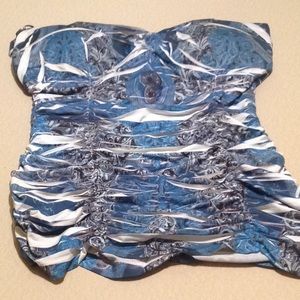 Women's strapless top